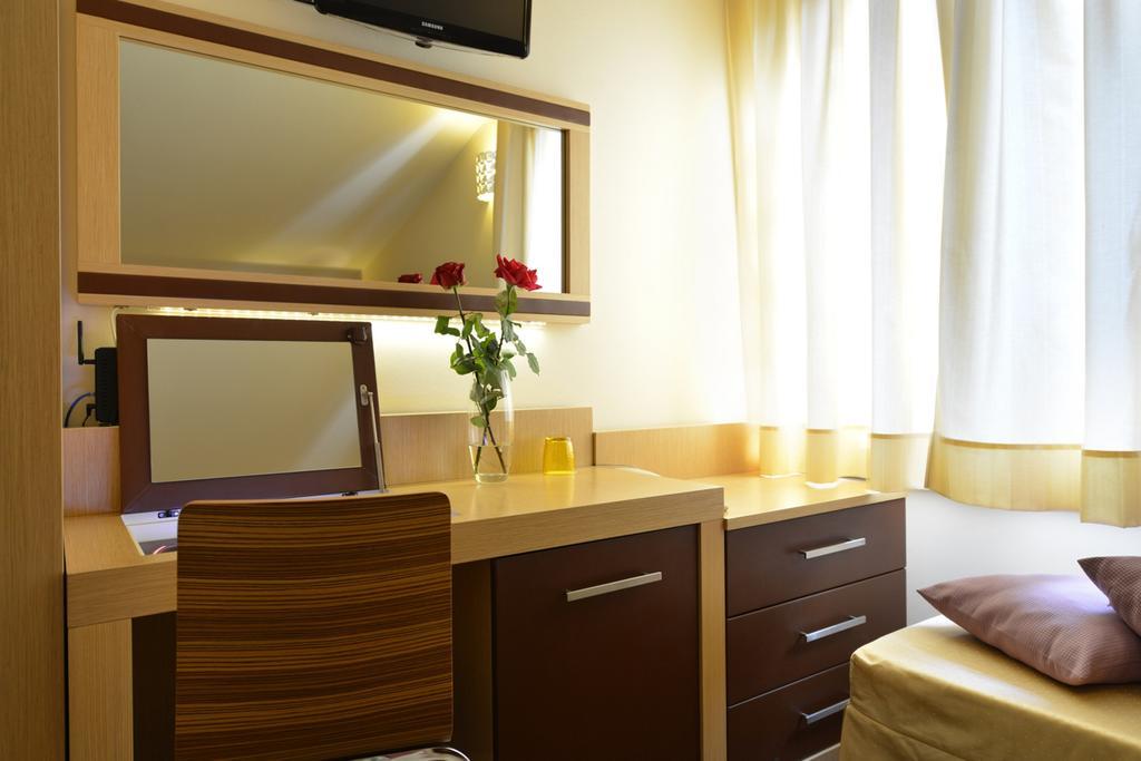 Hotel Rosignano Rosignano Solvay Zimmer foto